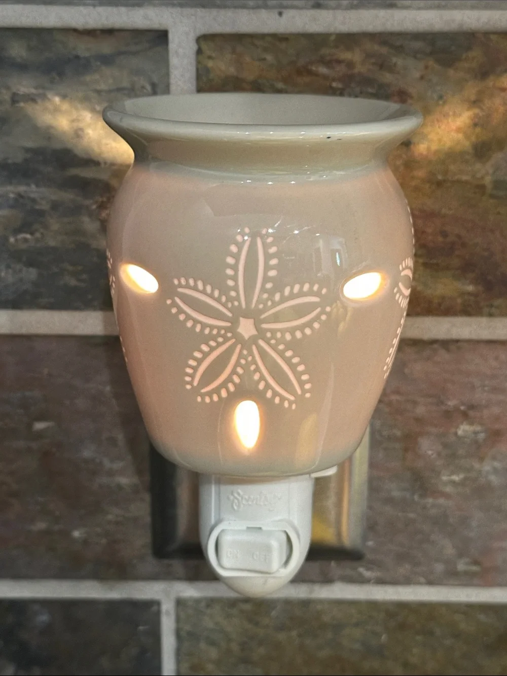 Scentsy SandDollar wall plug in scented wax warmer bundle candle flameless home